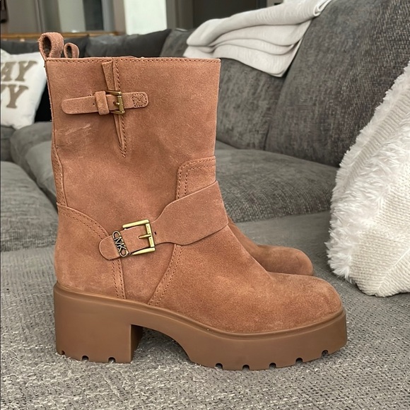NWT MICHAEL KORS Perry Suede Boots! - Picture 5 of 15